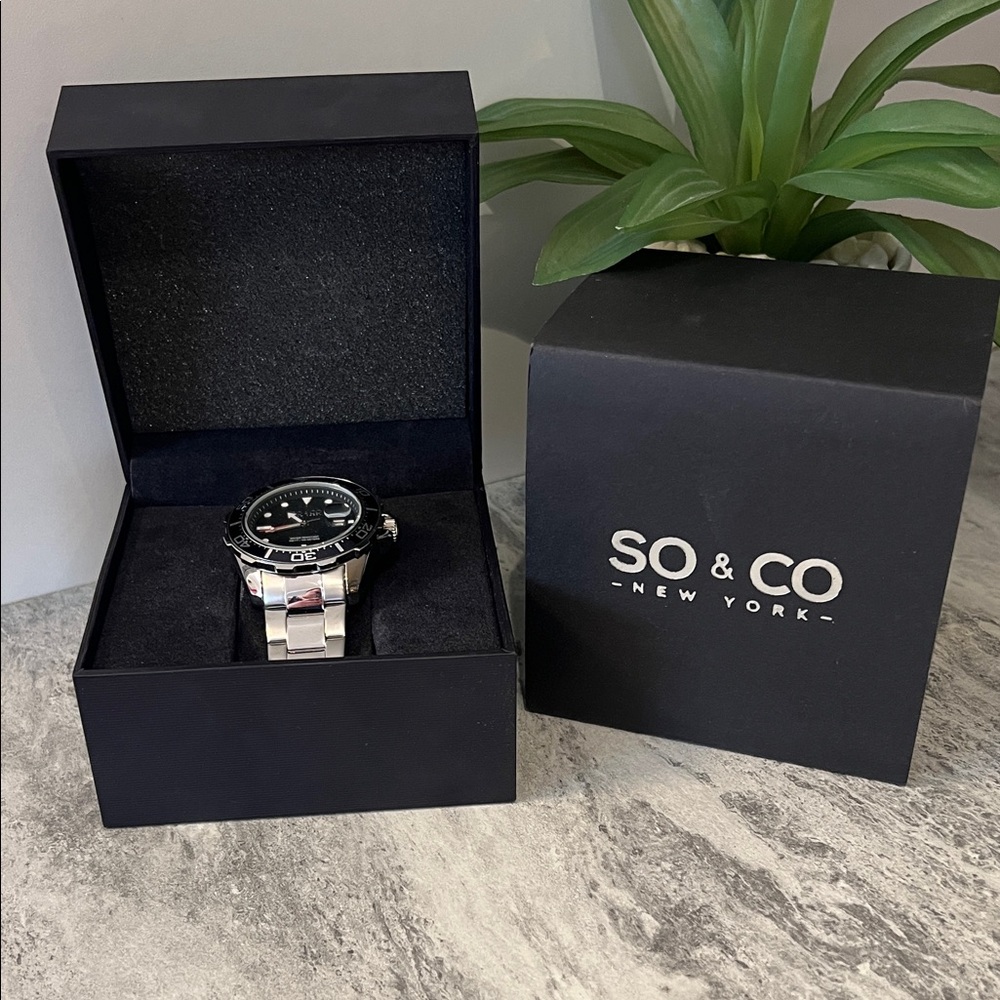 Men's Black Dial Stainless Steel Watch